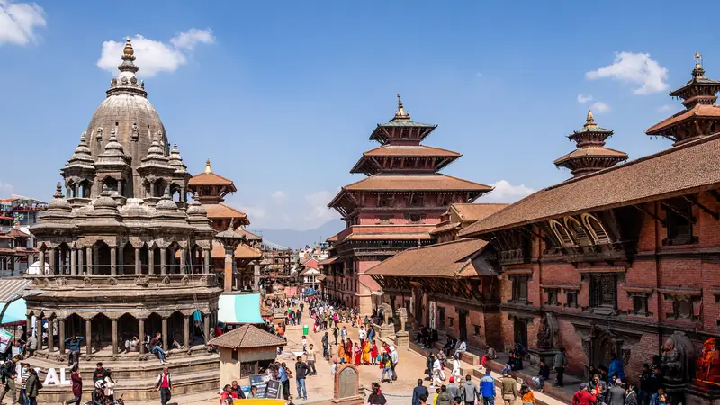Temples and crowds in Patan Durbar Square